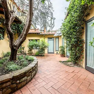 Apartment Cortile Santa Monaca Florence