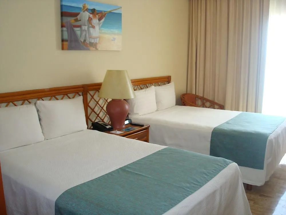 Emporio Cancún 4*,