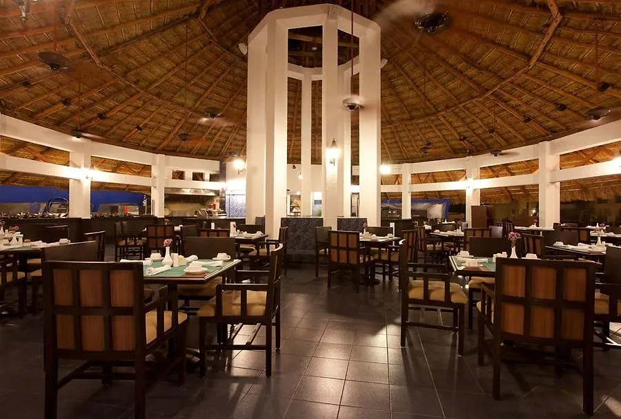 Rezort Emporio Cancún