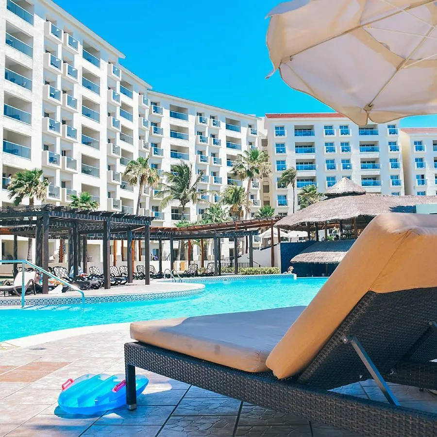 Rezort Emporio Cancún