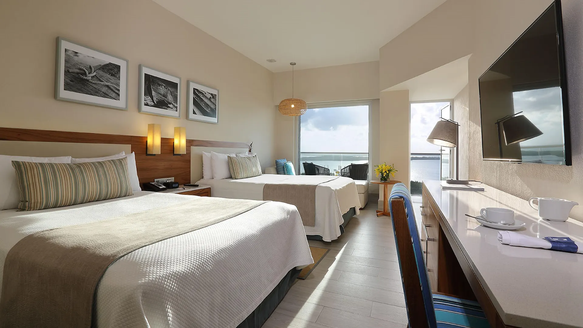 **** Resort Emporio Cancún México