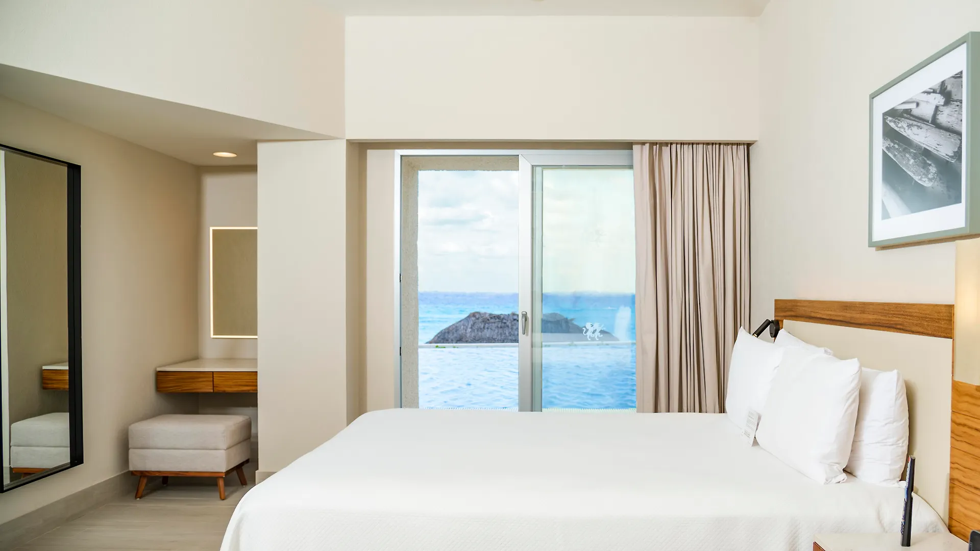 Rezort Emporio Cancún