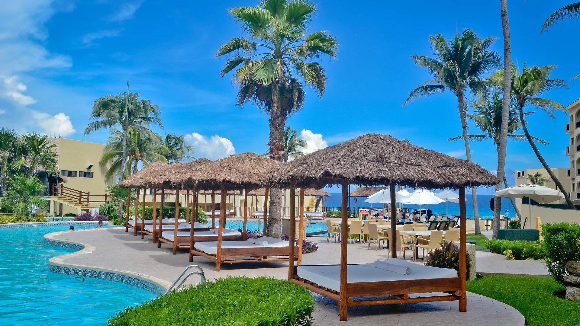 Rezort Emporio Cancún
