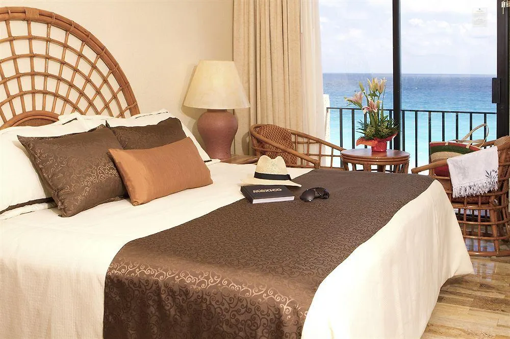 Emporio Cancún 4*,