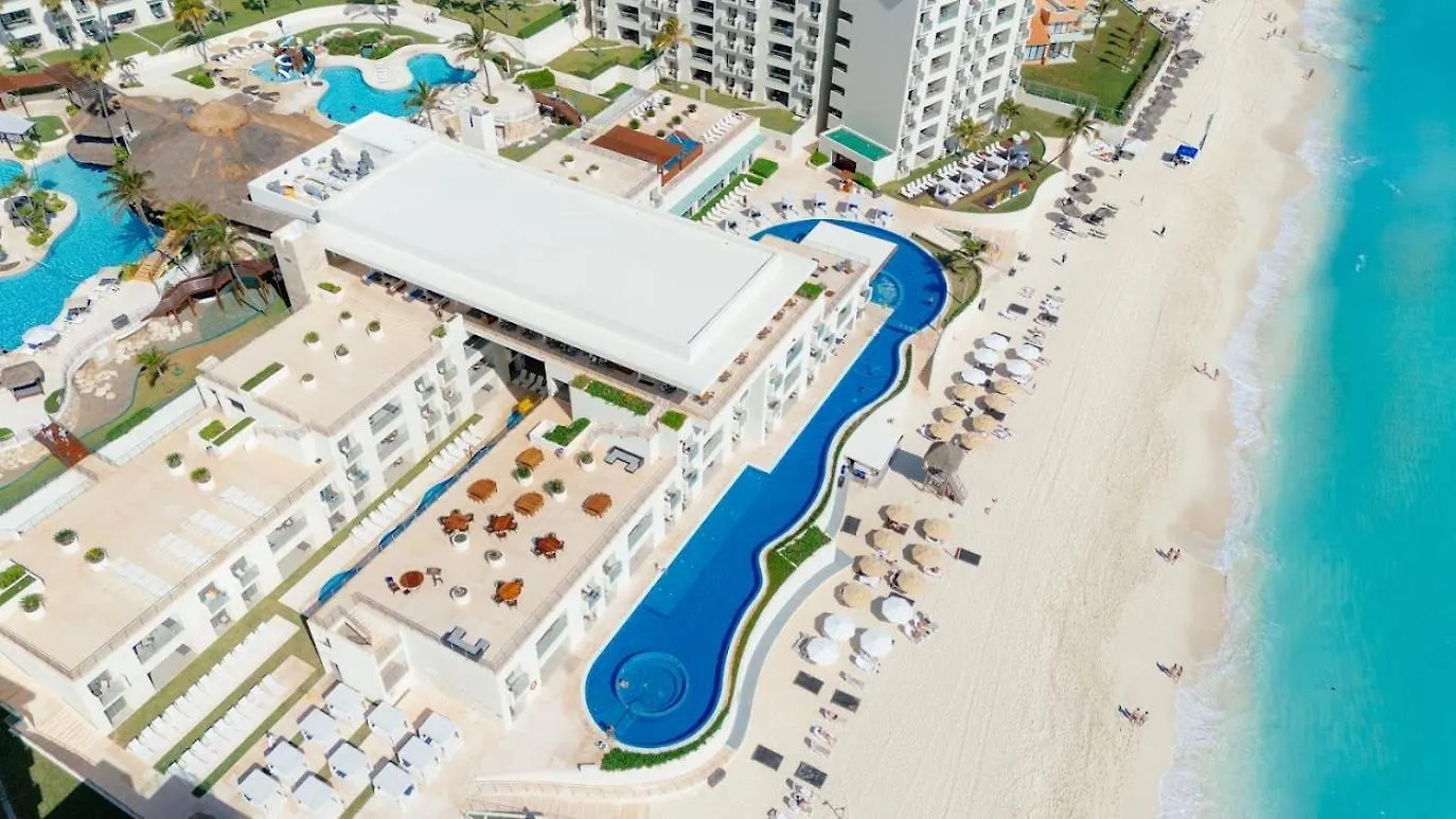Emporio Cancún Resort
