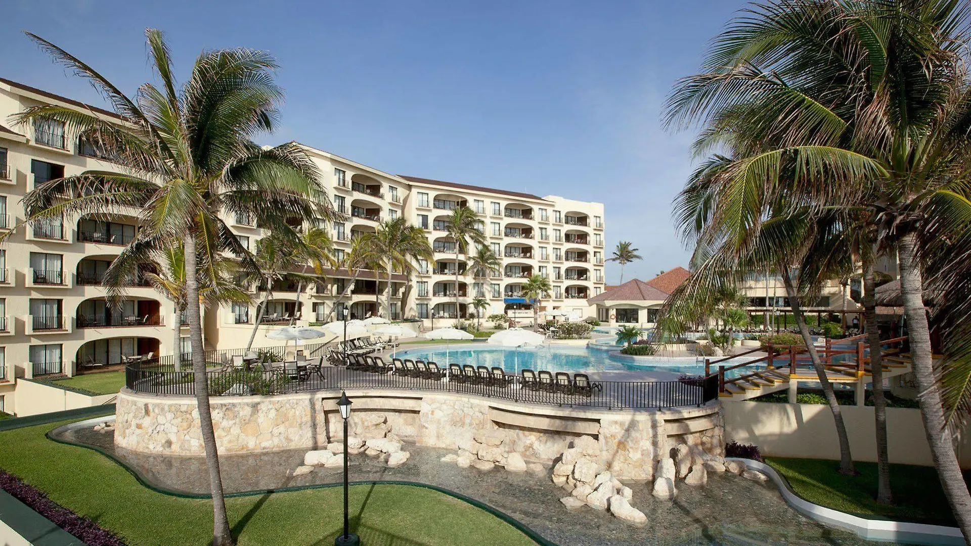 Emporio Cancún Resort
